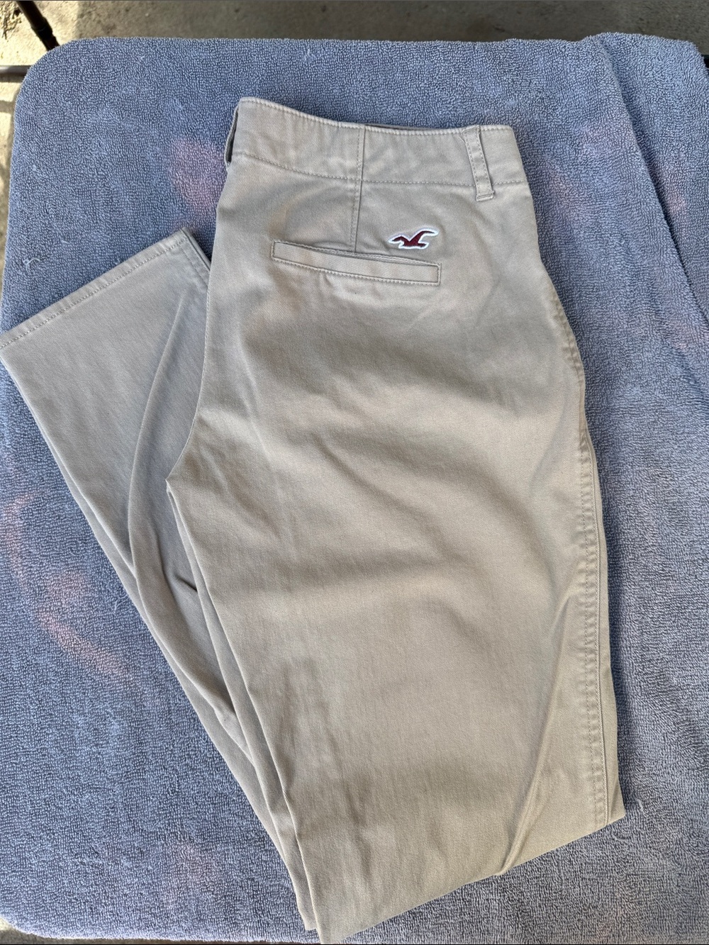 Hollister Women’s Light Khaki Chino Pants